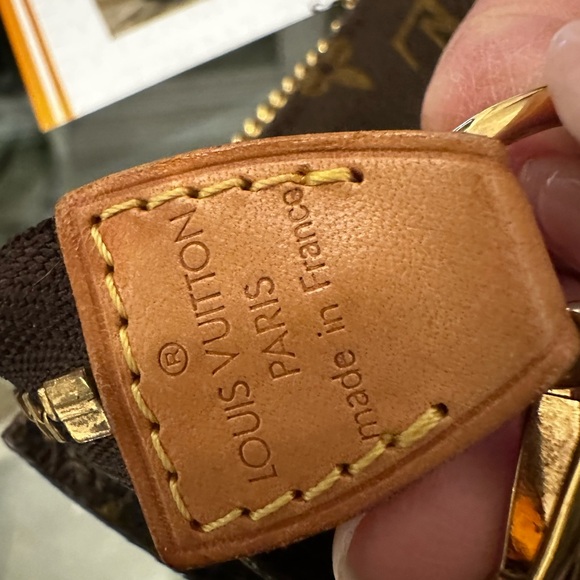 Authentic Louis Vuitton Brown Monogram Pochette Cert. Of Authenticity - Picture 5 of 12